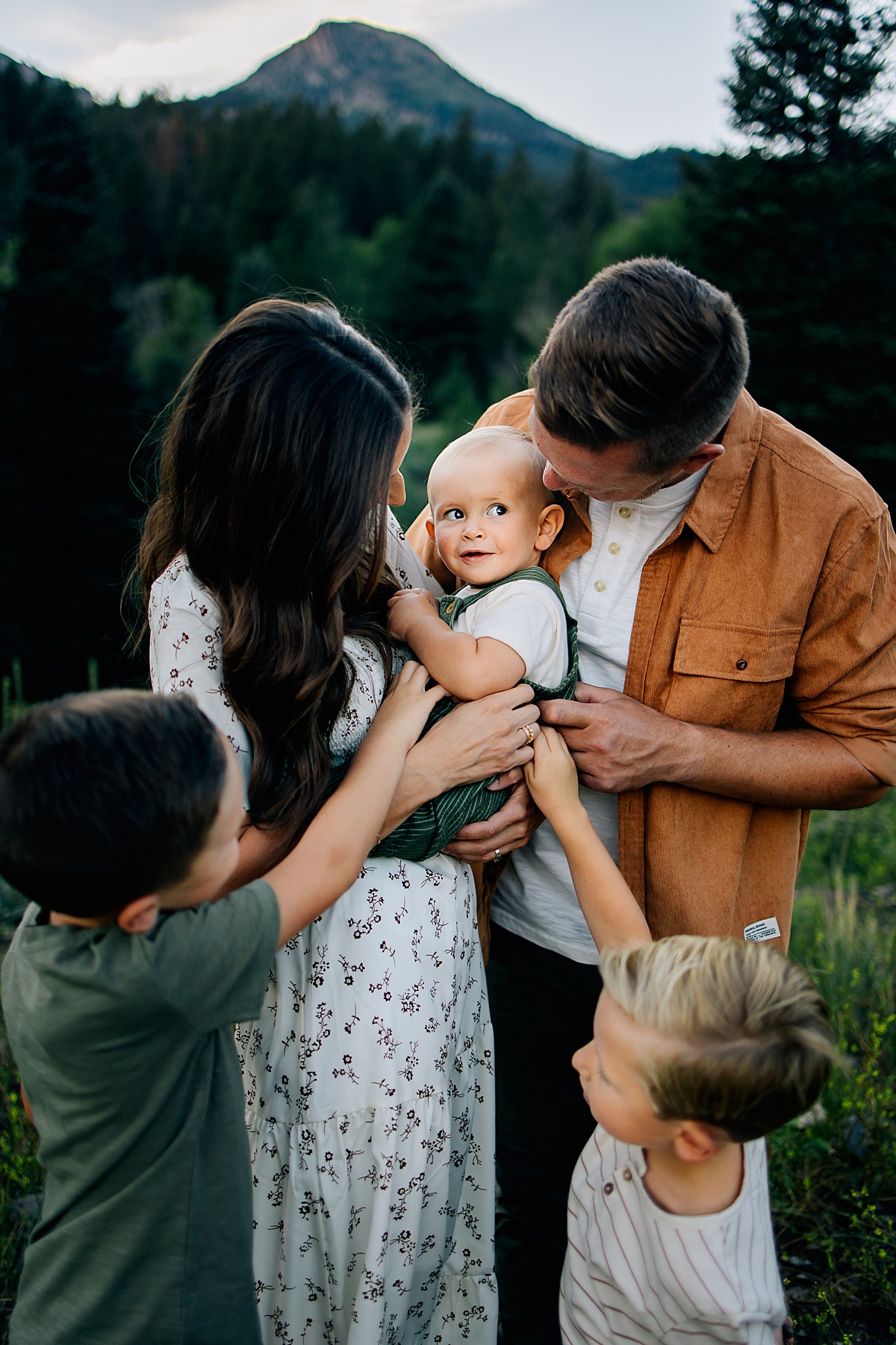 Utah Summer Family Pictures at Tibble Fork