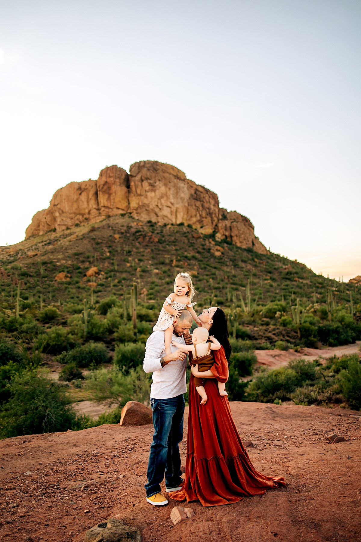 Family Photographer in the Superstition Mountains 