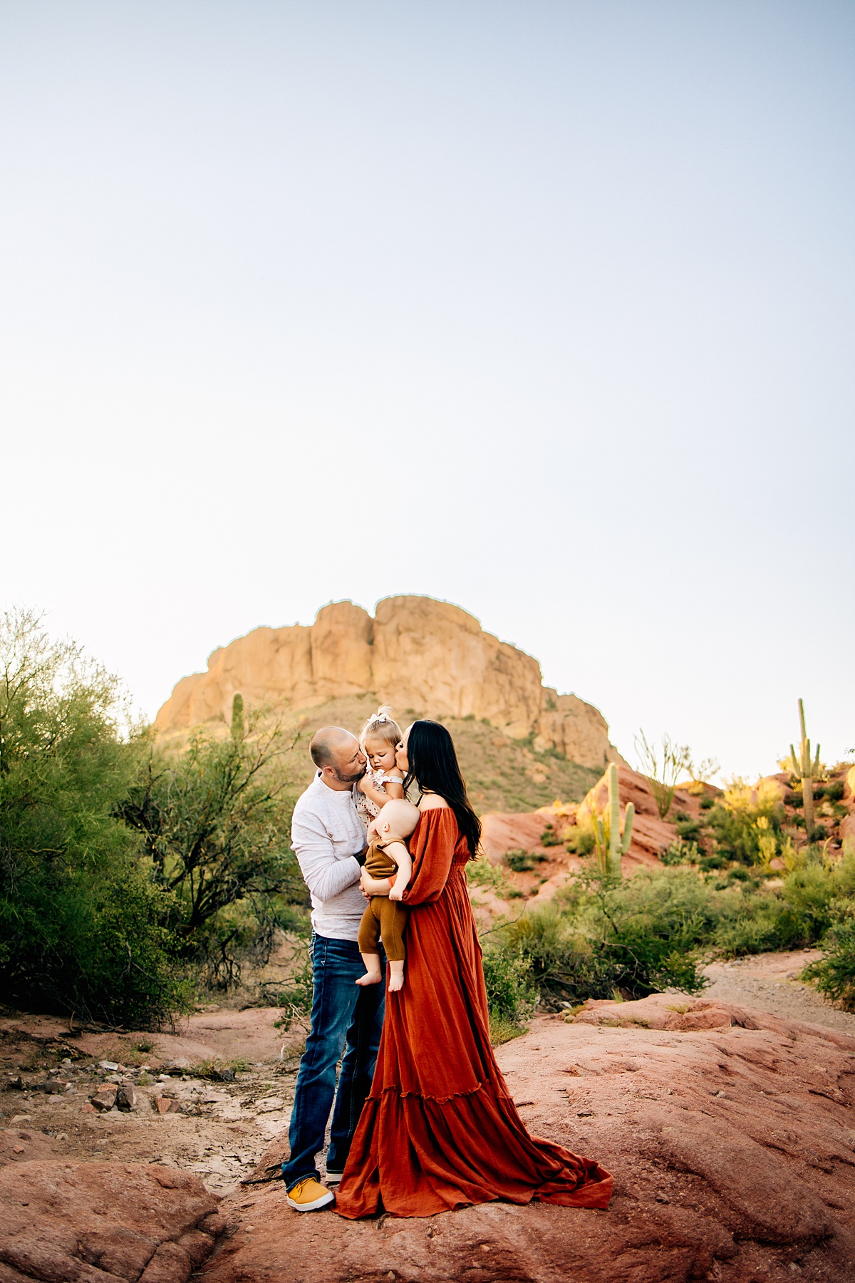 Family Photographer in the Superstition Mountains 